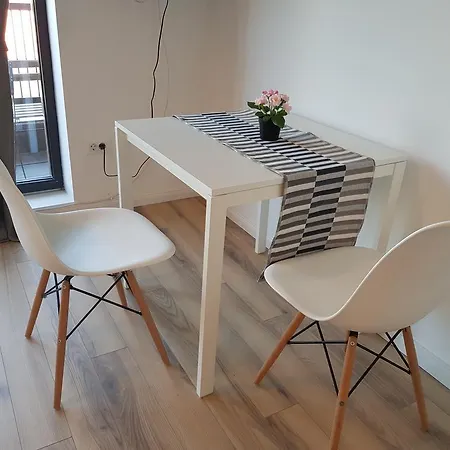 Apartment Like
